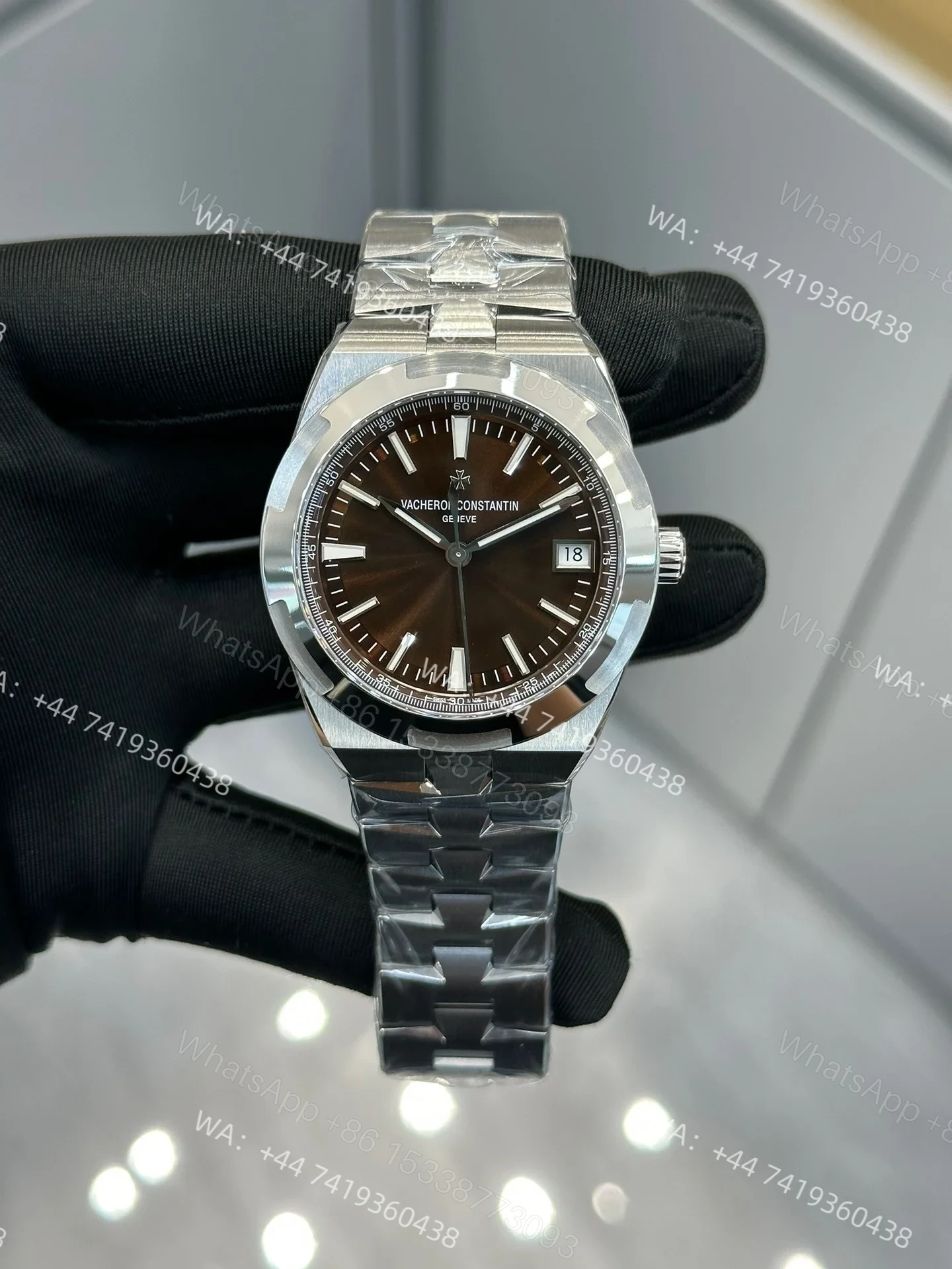 Super Clone Vacheron Constantin Overseas 4500V/110A-B146 – Stainless Steel Coffee Dial Watch — view 1