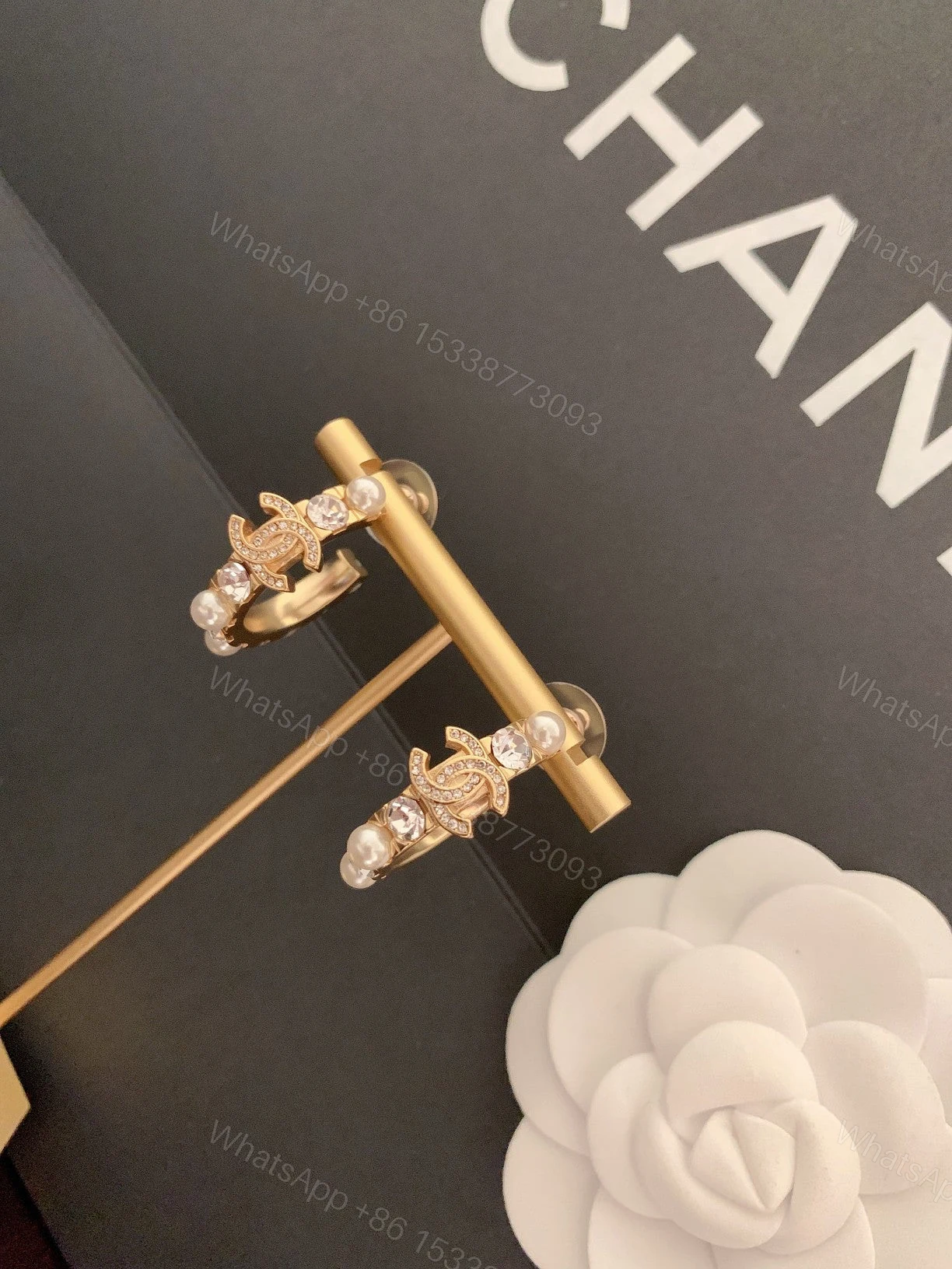 View 5 of EN – Lux Earring Chanel 035