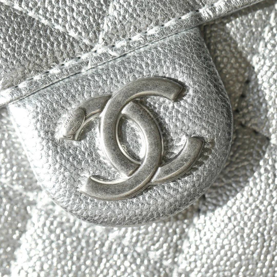 View 16 of 高仿Chanel*26C/25Bag系列AS5631小牛皮手袋Mini銀色免檢版