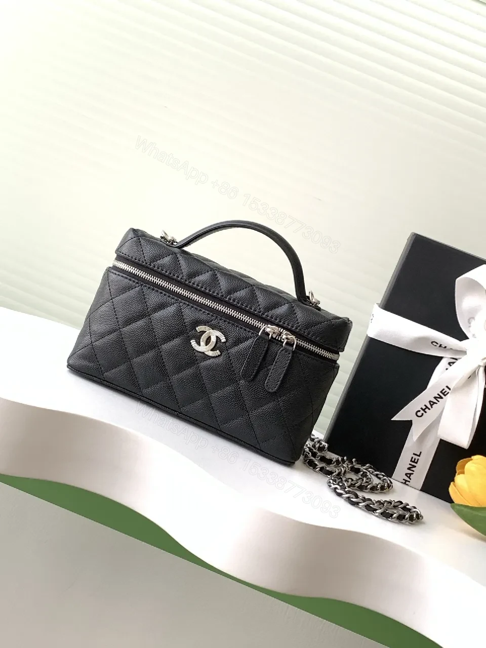 Quilted Black Calf Leather Compact Handbag - Chic Versatile Luxury — view 1