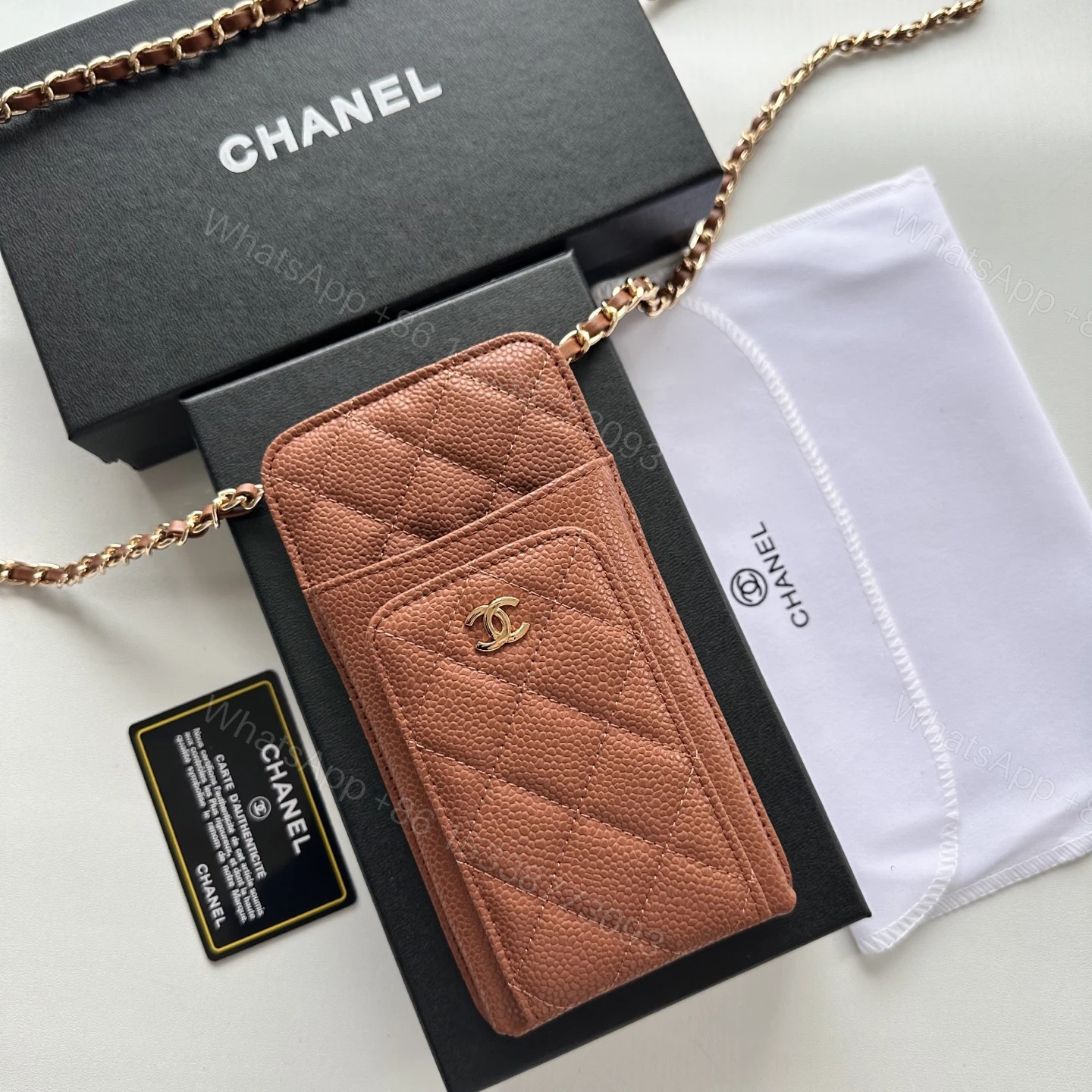 CHANEL A貨手機斜背包 女士焦糖棕色精品復刻款 金鍊菱格設計 — view 1