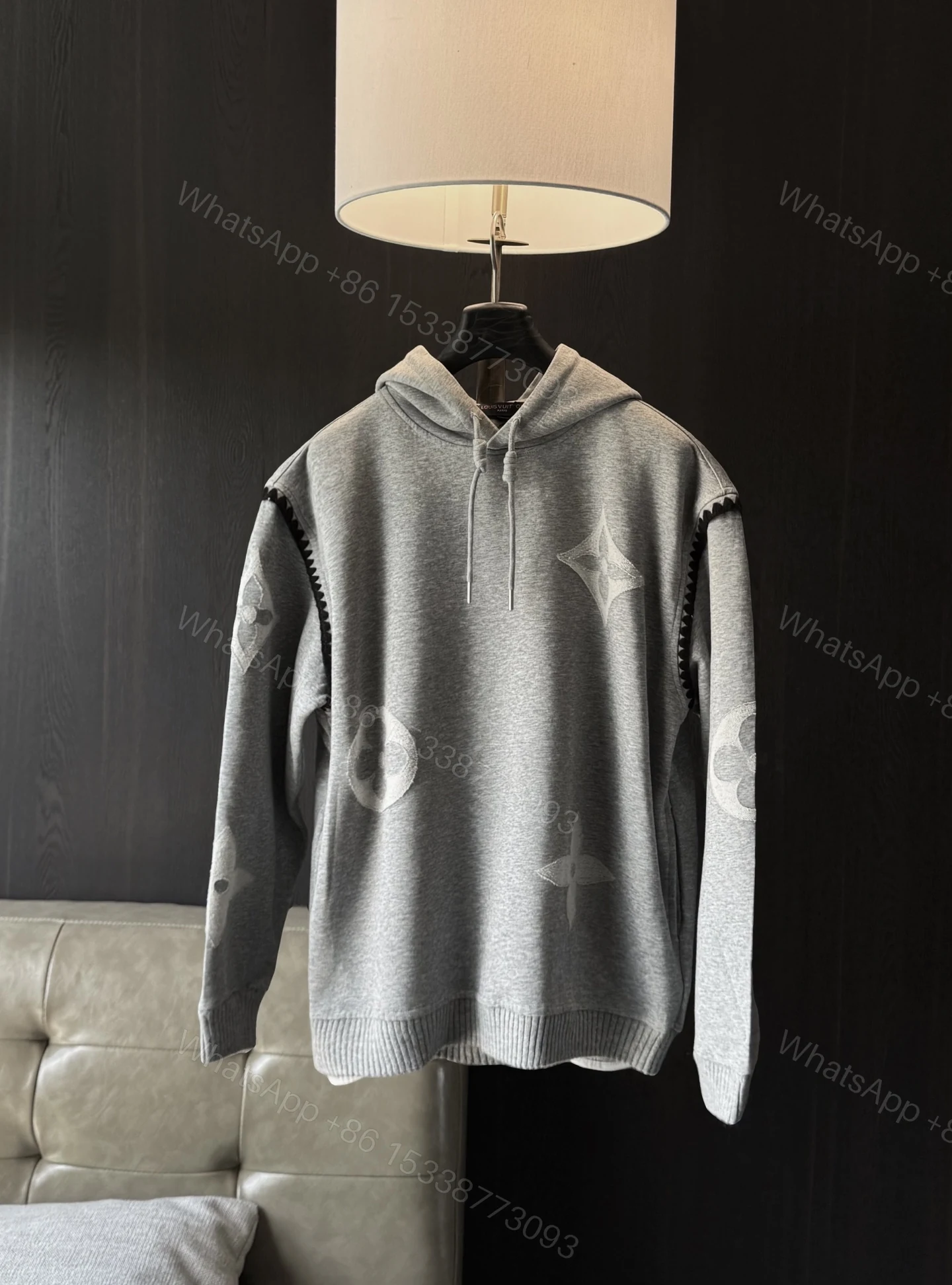 LV 原單Monogram提花灰色連帽衛衣 精品厚棉款 — view 1