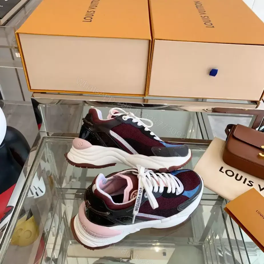 View 3 of LV WOMEN’S RUN 55 SNEAKER – LSVM063