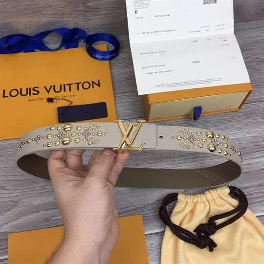 View 2 of LOUIS VUITTON CALF LEATHER LV ICONIC 35MM BELT – B142