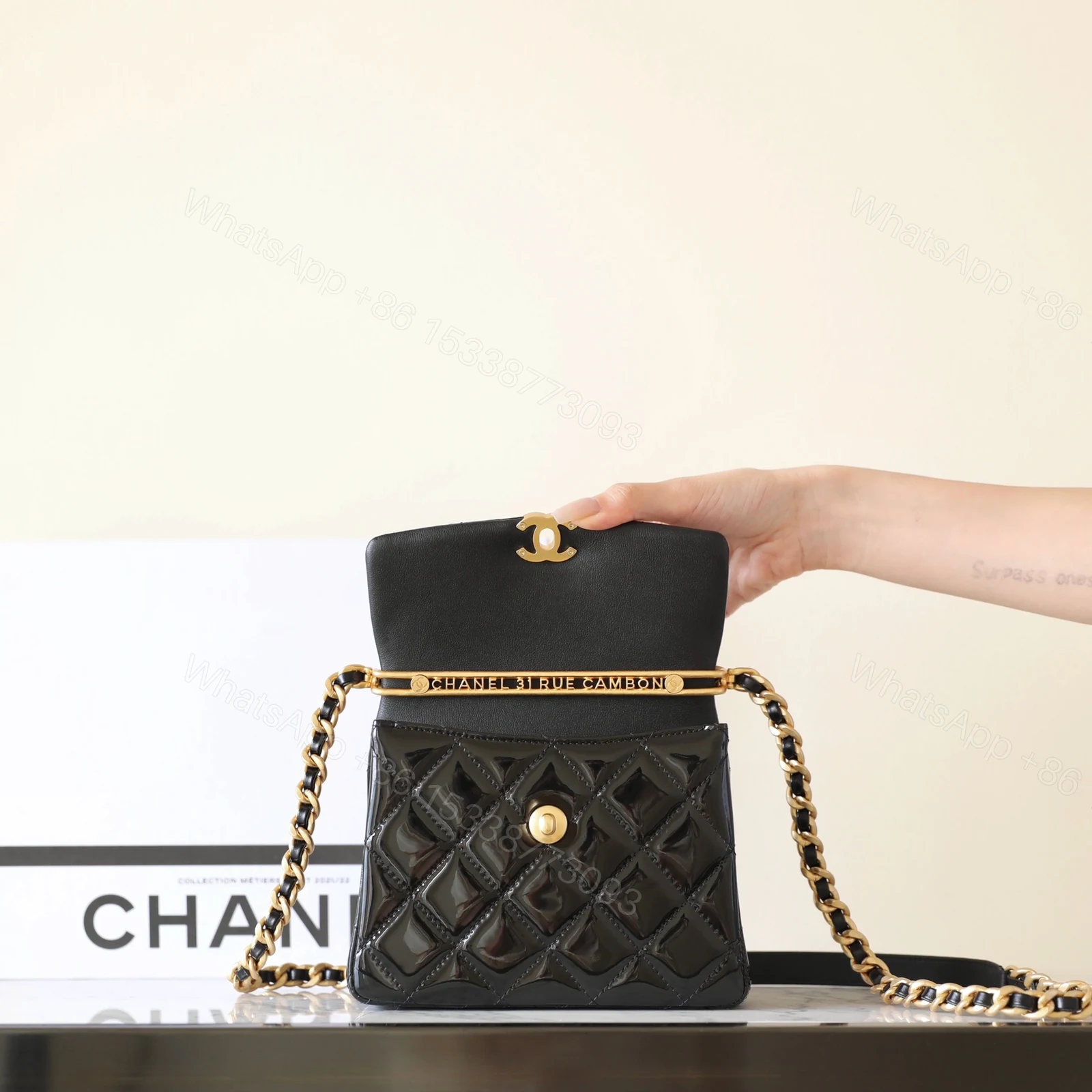 View 11 of 高仿Chanel*24S系列AS4472黑色漆皮單肩包免檢版
