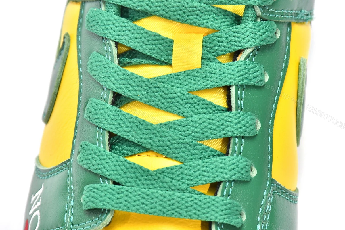 View 6 of (OG)Supreme x Nike SB Dunk Low Brazil DO7412-983