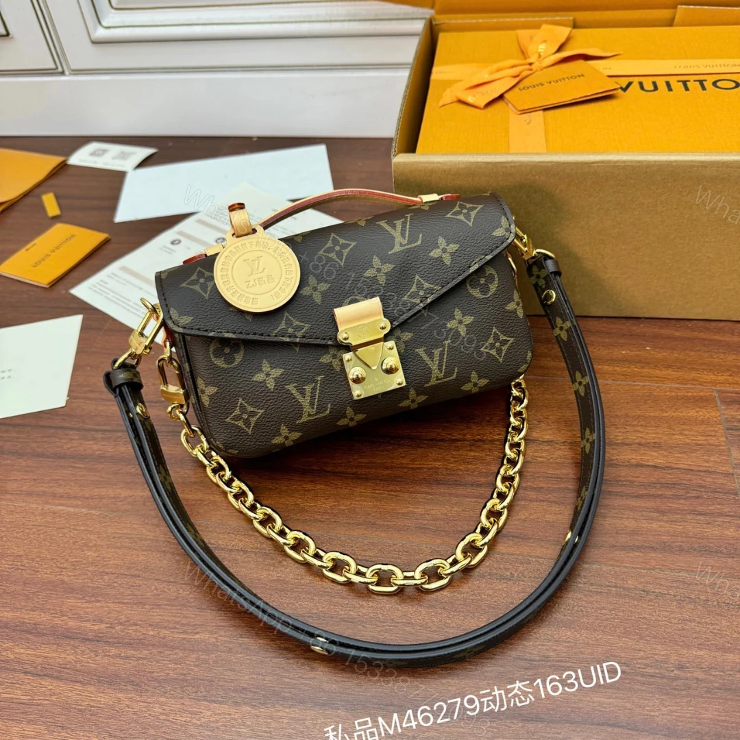 Louis Vuitton Pochette Métis East West Monogram Canvas — view 1