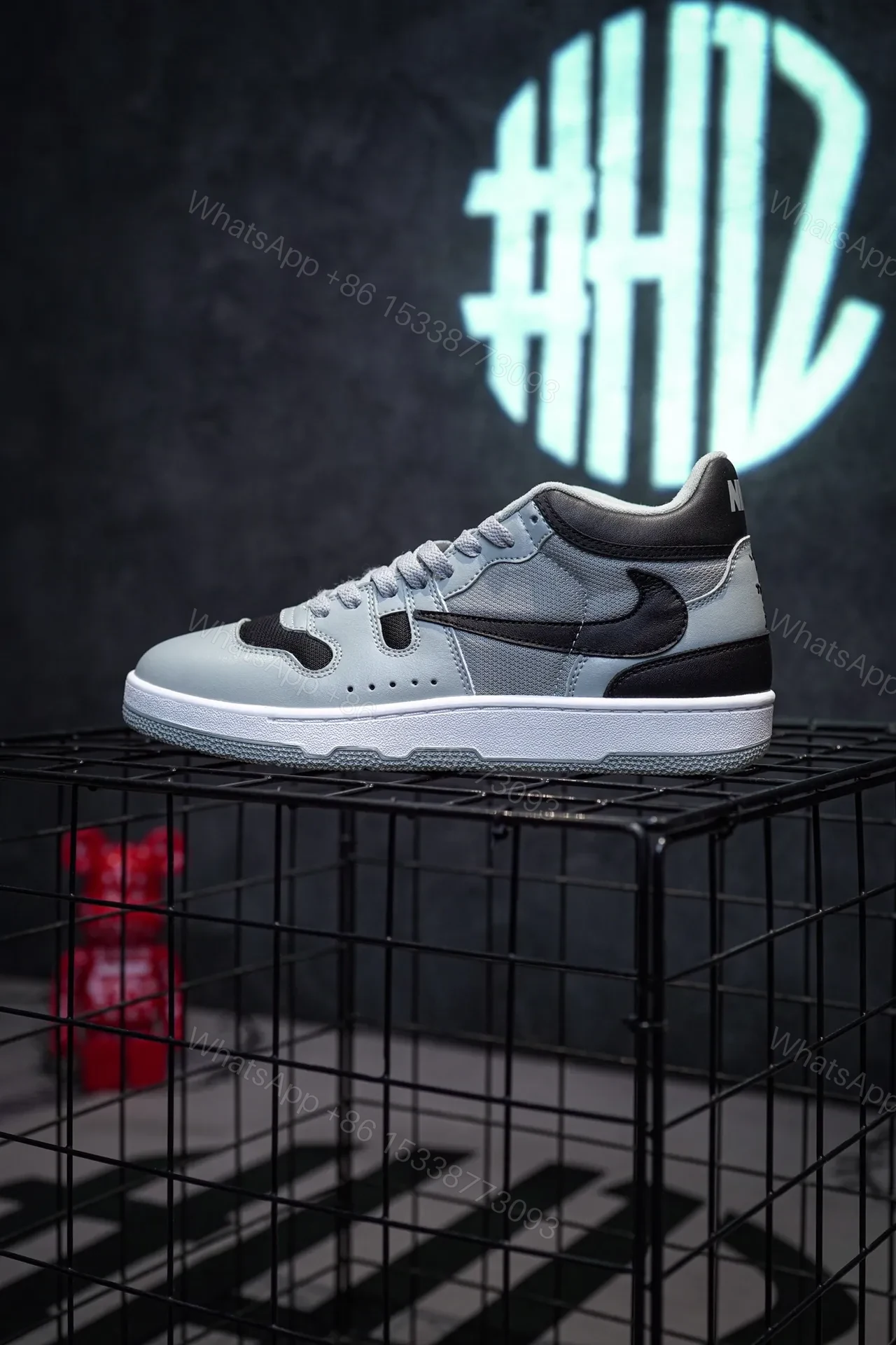 Travis Scott x Mac Attack Nike Replica — view 1