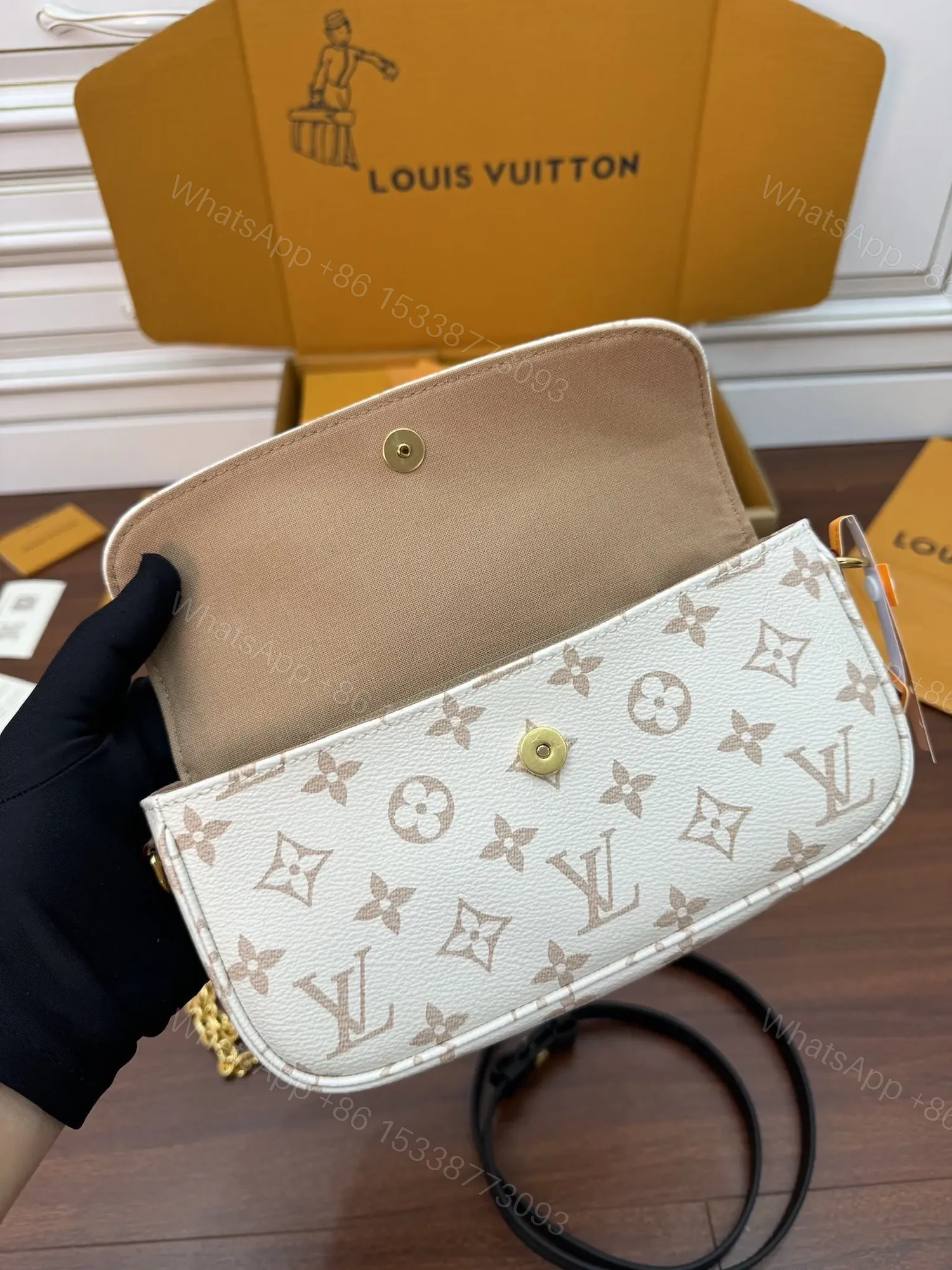 View 3 of Louis Vuitton Wallet On Chain Ivy M83091