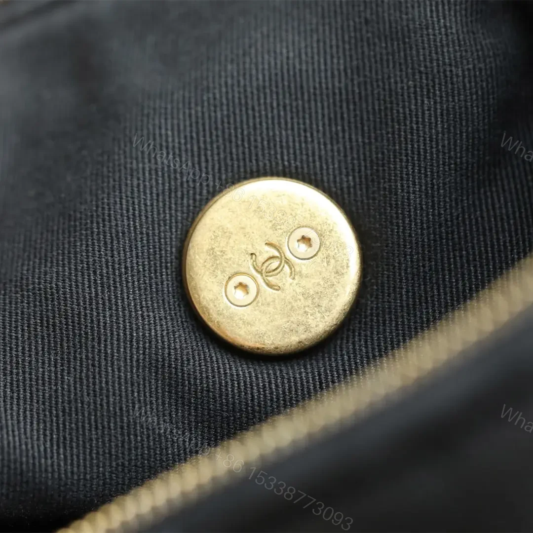 View 21 of 高仿Chanel*25K系列AS5792小牛皮腋下包黑色小號免檢版