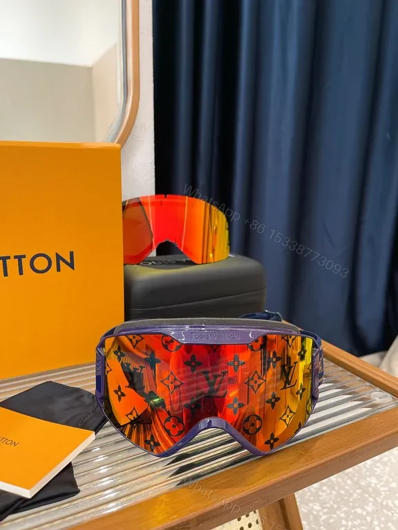 Bold Gradient LV Monogram Goggles - Luxe Vision — view 1