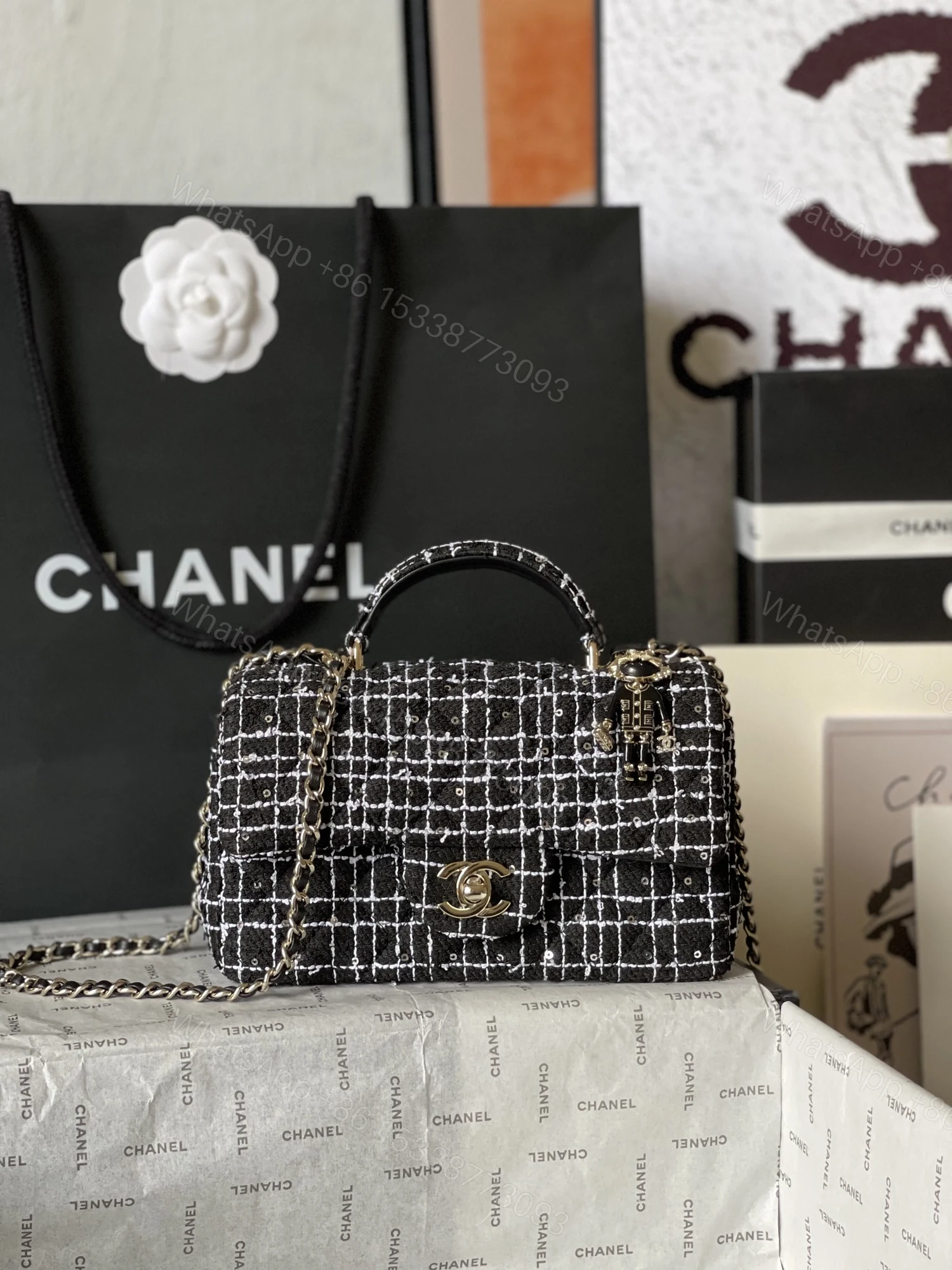 Chanel 高仿黑白格紋花呢手提鏈條包 — view 1