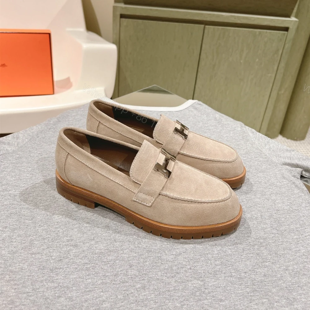 View 2 of 高仿Hermes*H222054ZD1羊京料樂福鞋沙色免檢版