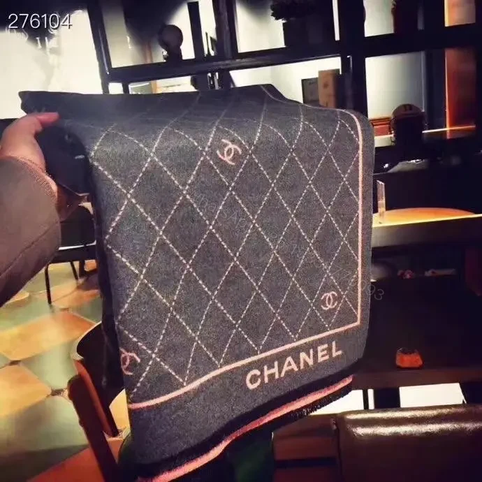 CHANEL — view 1