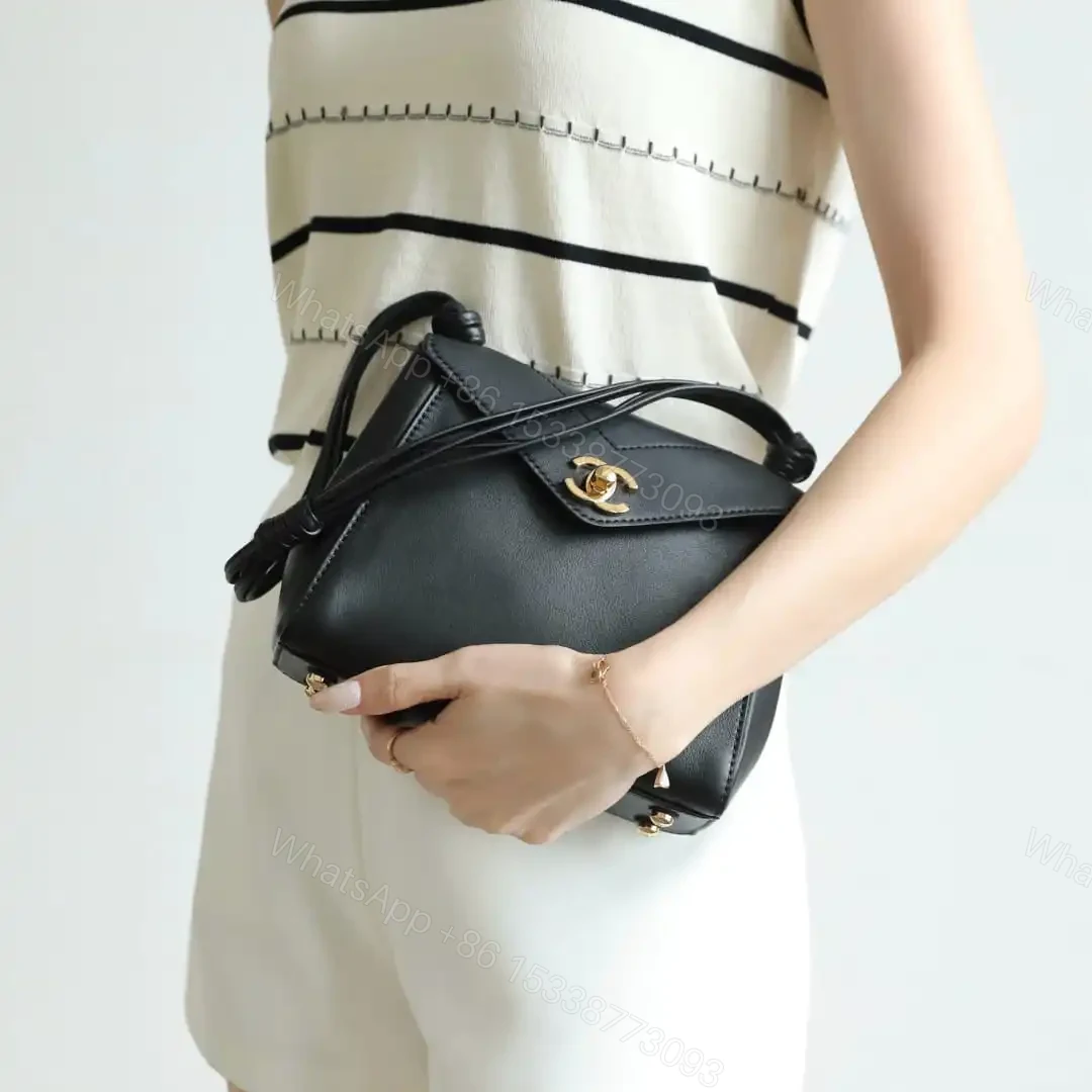 View 23 of 高仿Chanel*26A系列AS6223高級手工坊口蓋包黑色小號免檢版
