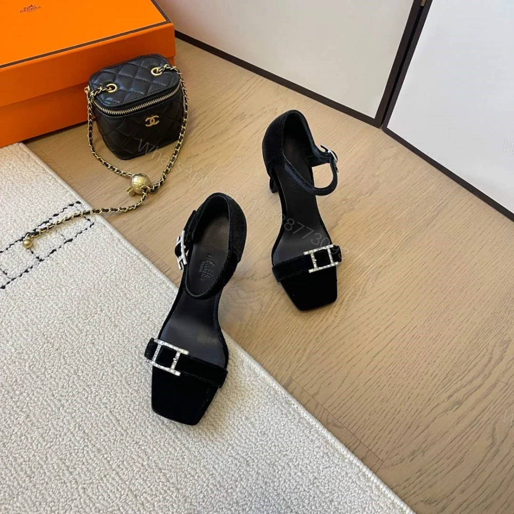 高仿Hermes*Judy系列H242025Z023露趾涼鞋天鵝絨10.5CM黑色免檢版 — view 1