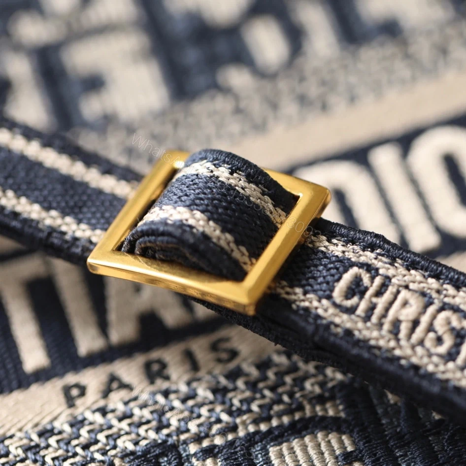 View 13 of 高仿Dior2024BookTote系列老花Mini手拎袋免檢版