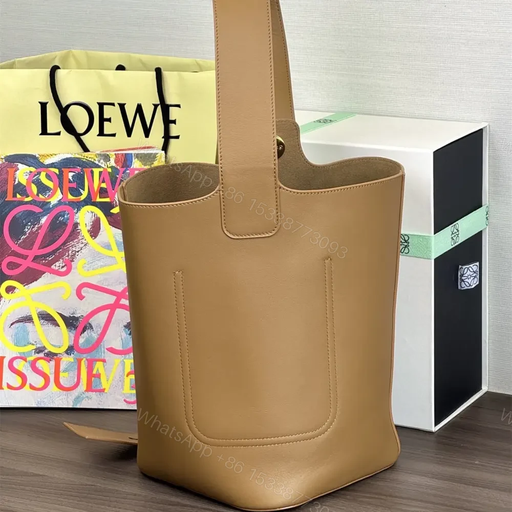 View 7 of 高仿Loewe*Bucket系列3980水桶包橡木棕色中號免檢版