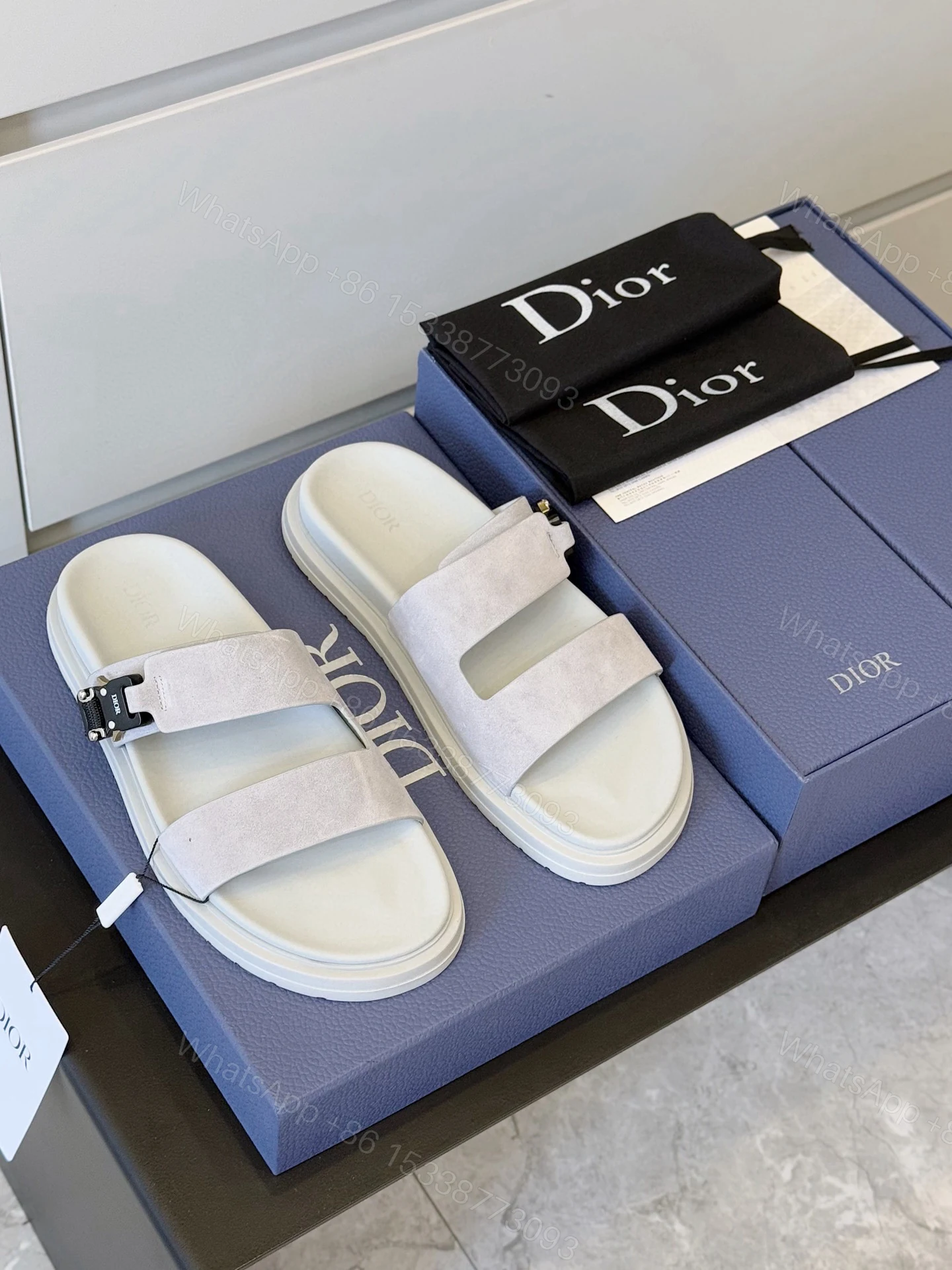 Dior 高仿 男款白色麂皮拖鞋 雙帶休閒款 — view 1