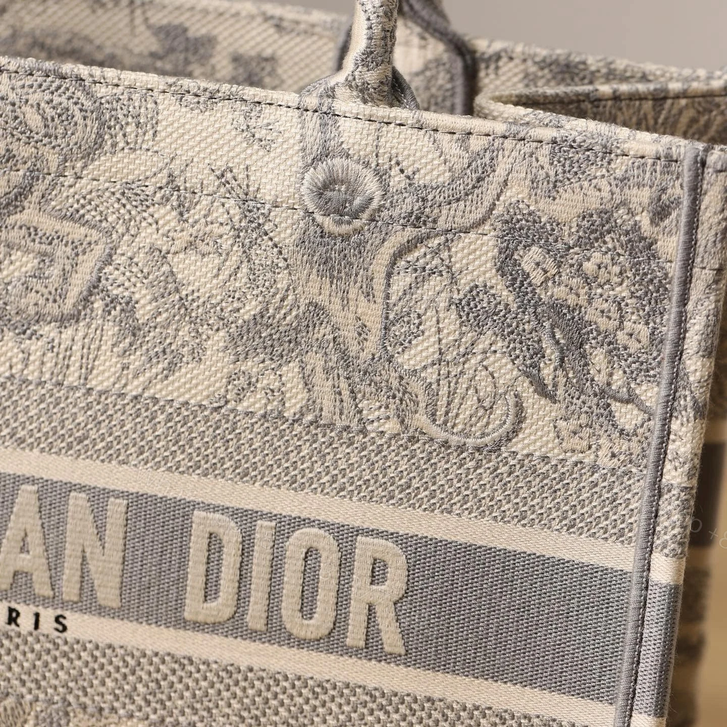 View 11 of 高仿Dior*BookTote系列茹伊刺繡灰色M免檢版