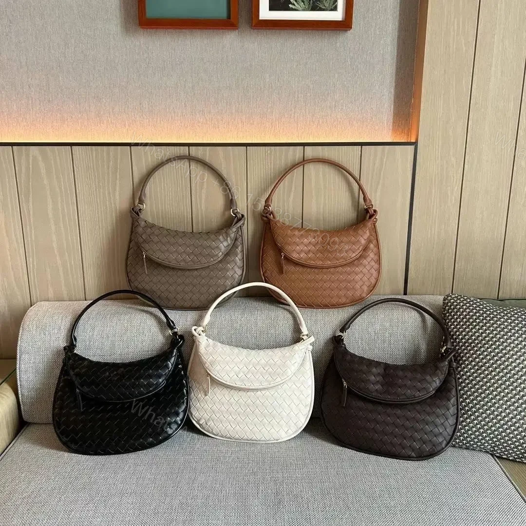 BOTTEGA — view 1