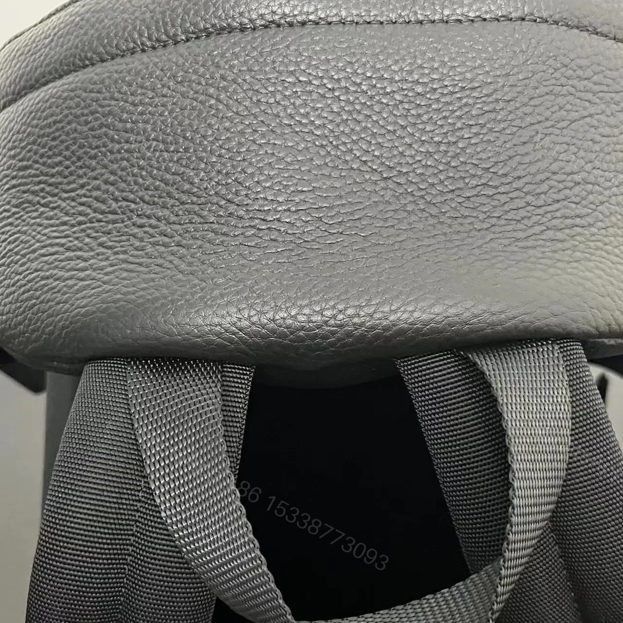 View 11 of 高仿BalenciagaExplorer系列小牛皮背包XS