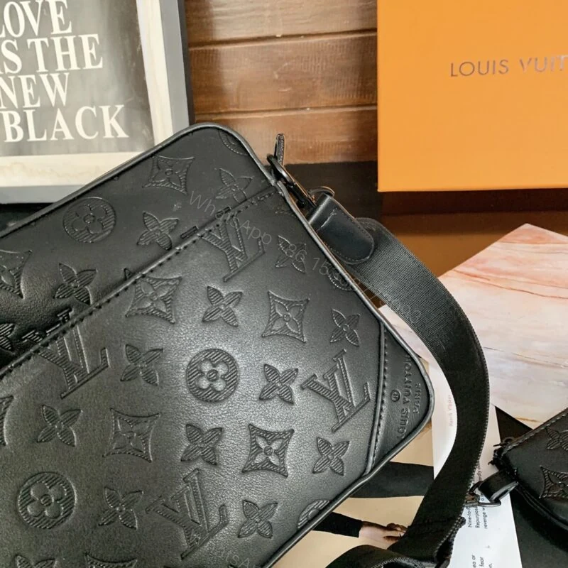 View 6 of Louis Vuitton Duo Messenger Bag Black 25Cm M69827
