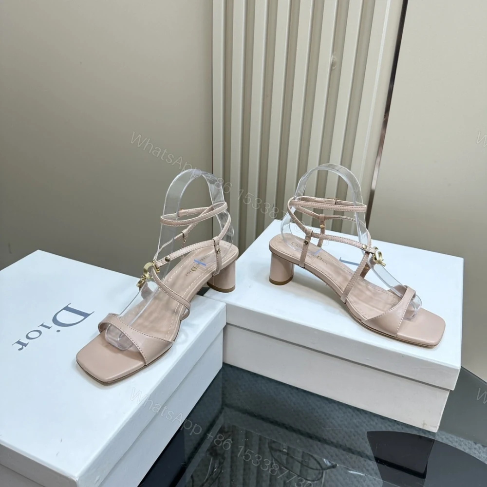 View 5 of 高仿Dior*Cest系列KCU058金屬配飾露趾低跟涼鞋粉色4CM免檢版