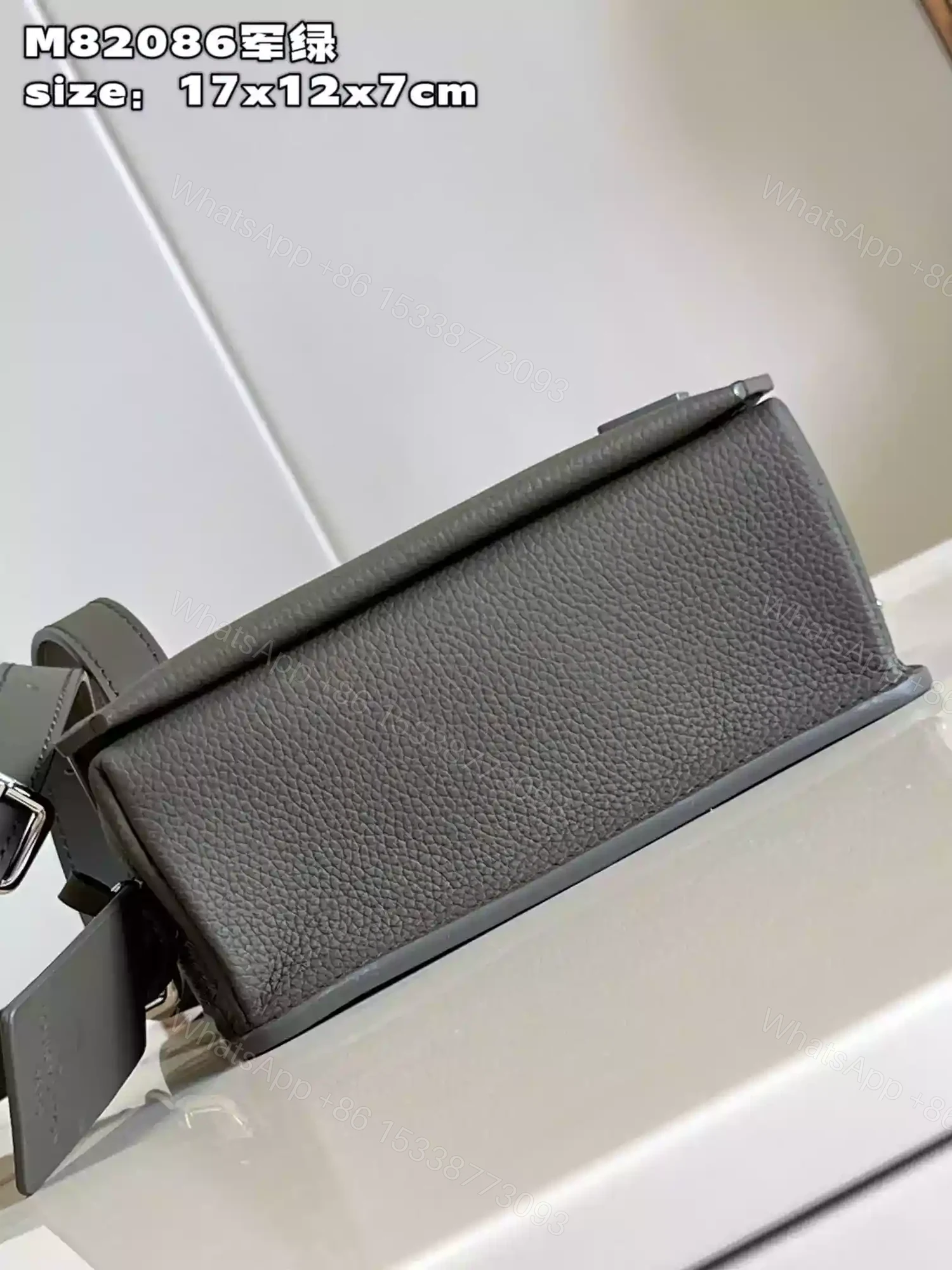 View 4 of LOUIS VUITTON FASTLINE WEARABLE WALLET – RRG067
