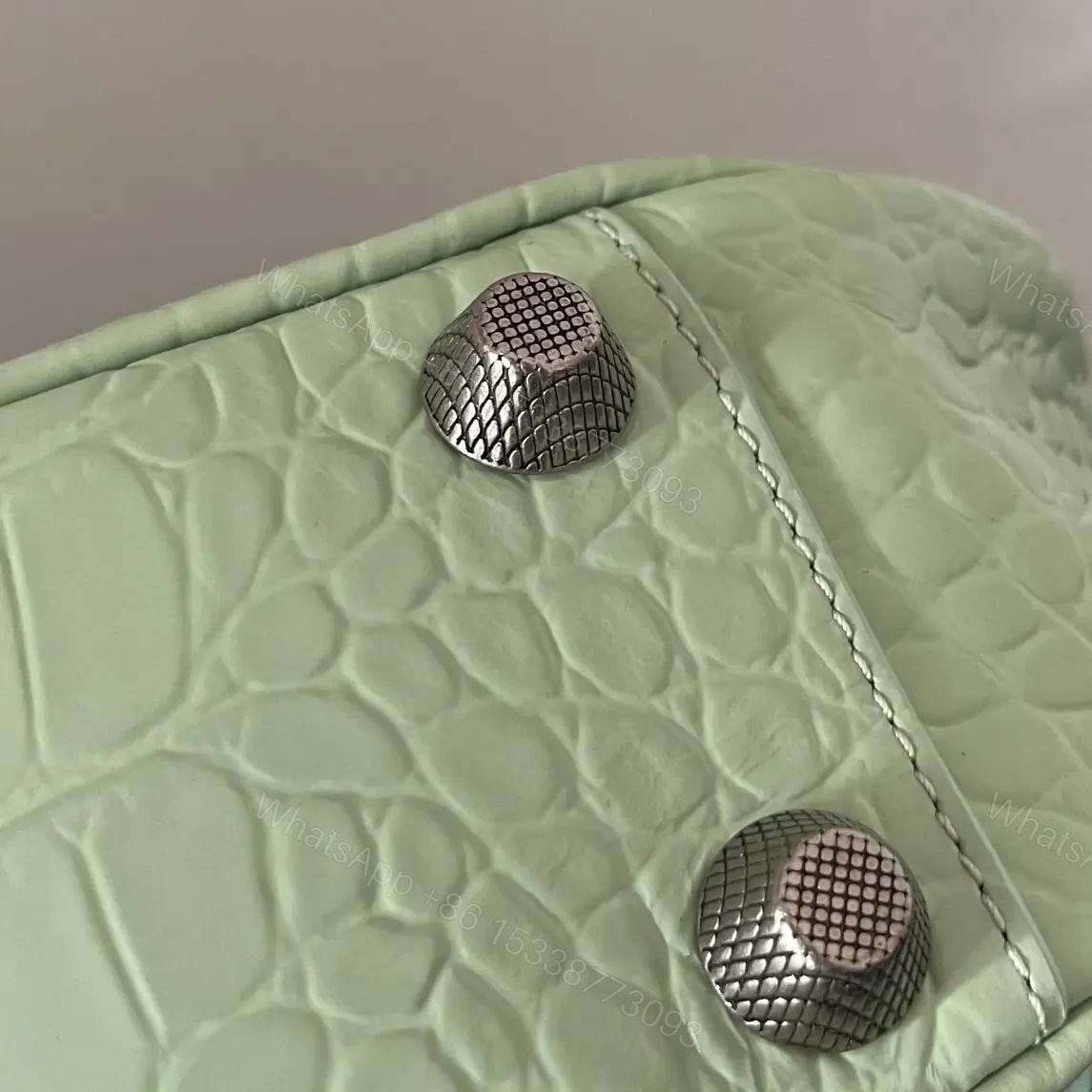 View 16 of 高仿Balenciaga*LeCagole系列餃子包薄荷綠S