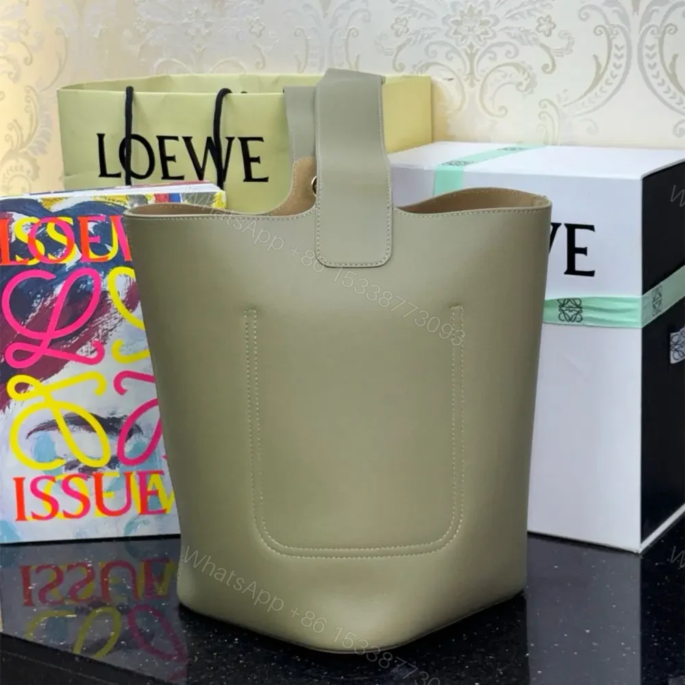 View 2 of 高仿Loewe*Bucket系列4787水桶包桉樹綠色中號免檢版