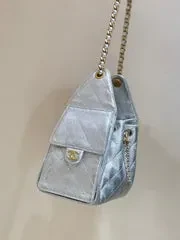 View 3 of CHANEL 25 HANDBAG IN SILVER-TONE 30 GRAINED CALFSKIN GOLD HARDWARE