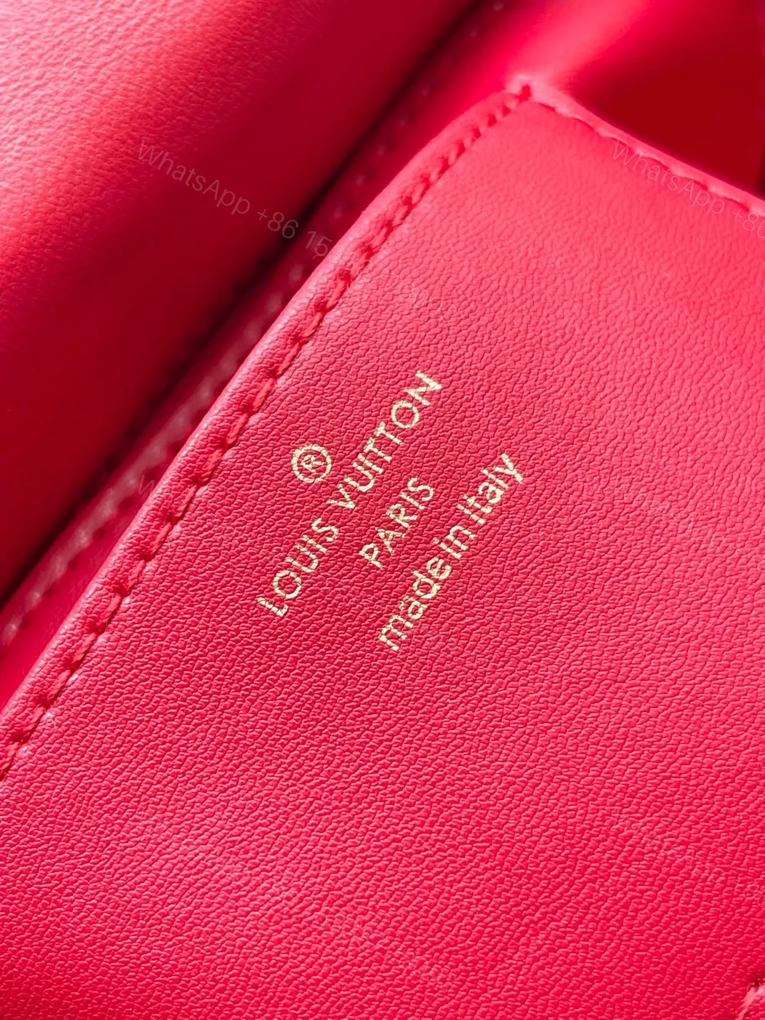 View 7 of Louis Vuitton LV Twist Like Auth Woman’s Red Handbags Smooth Leather 23cm
