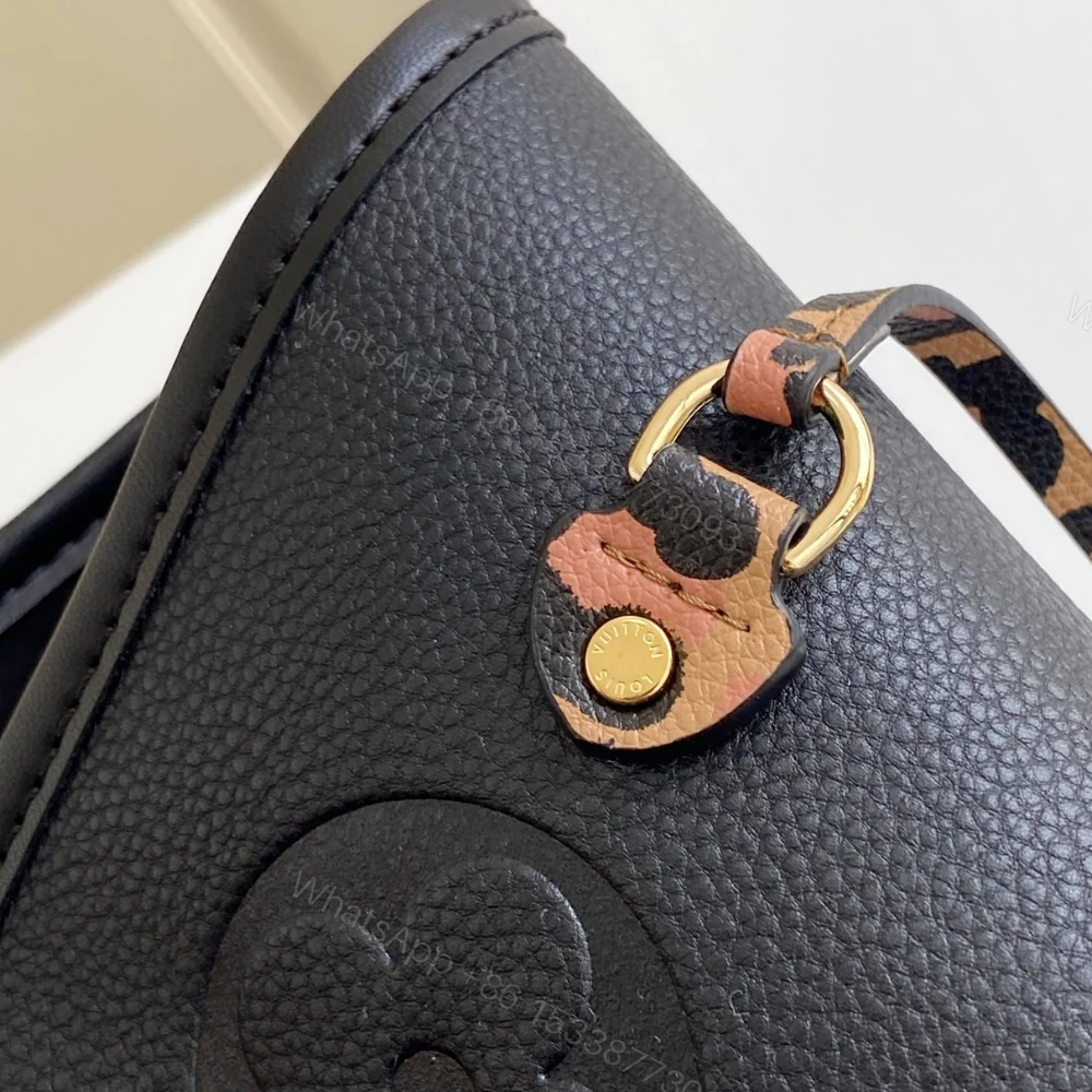 View 6 of Louis Vuitton Bolsa Neverfull MM Black 31Cm M45856