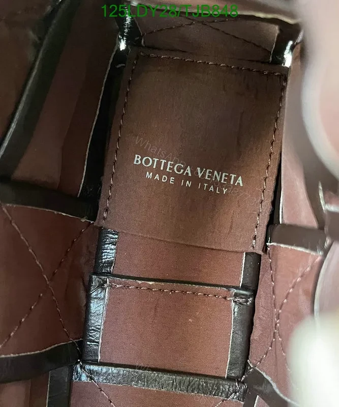 View 46 of Bottega Veneta Premium Nappa Leather Intrecciato Weave Bag with Magnetic Fastening BV9101