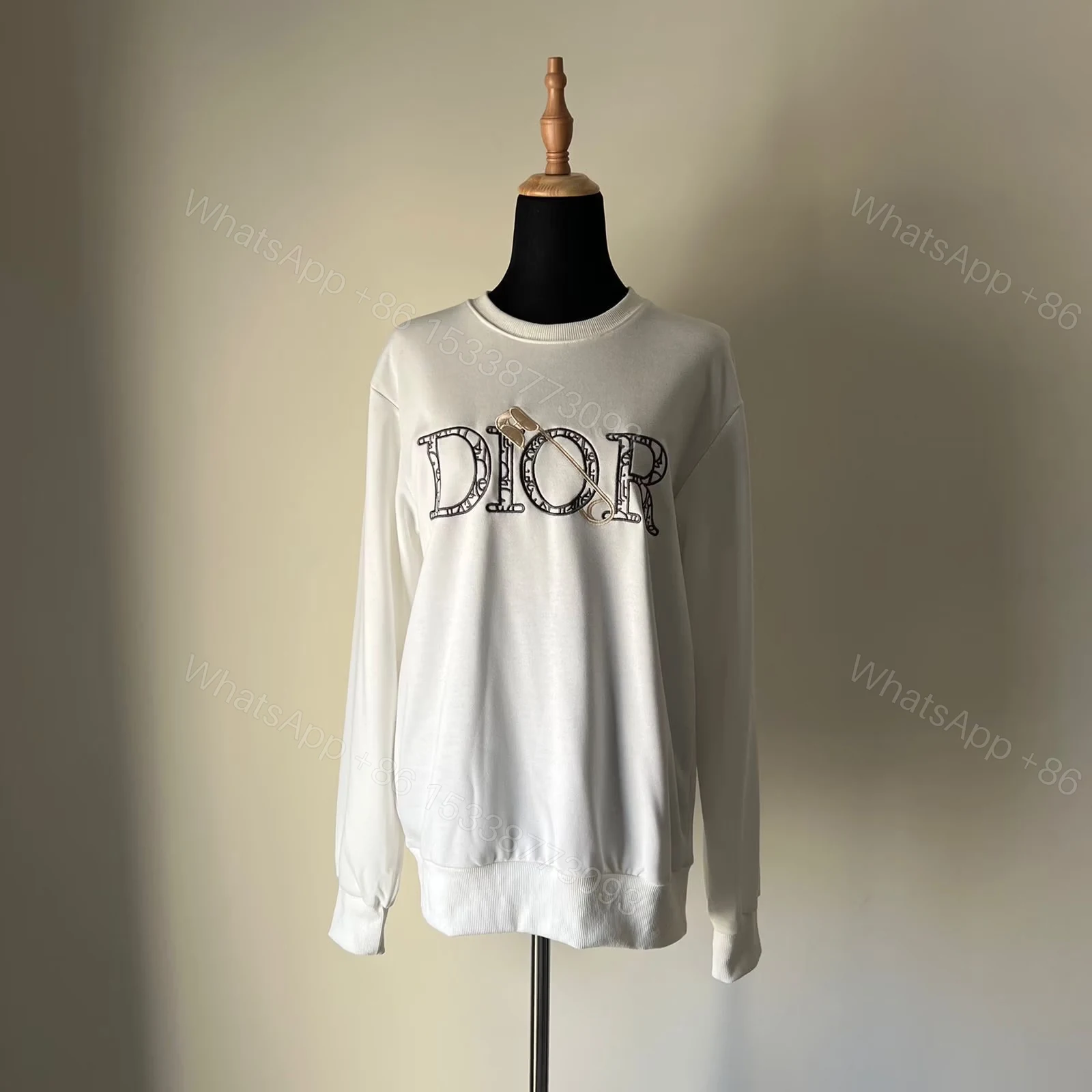 DIOR — view 1