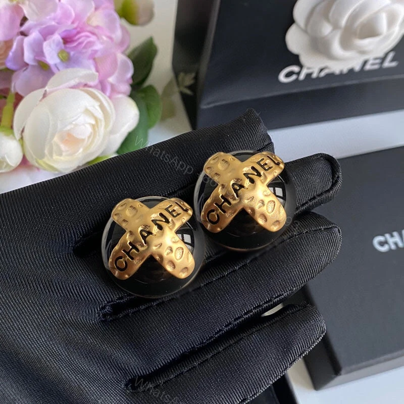 View 4 of EN – Lux Earring Chanel 004