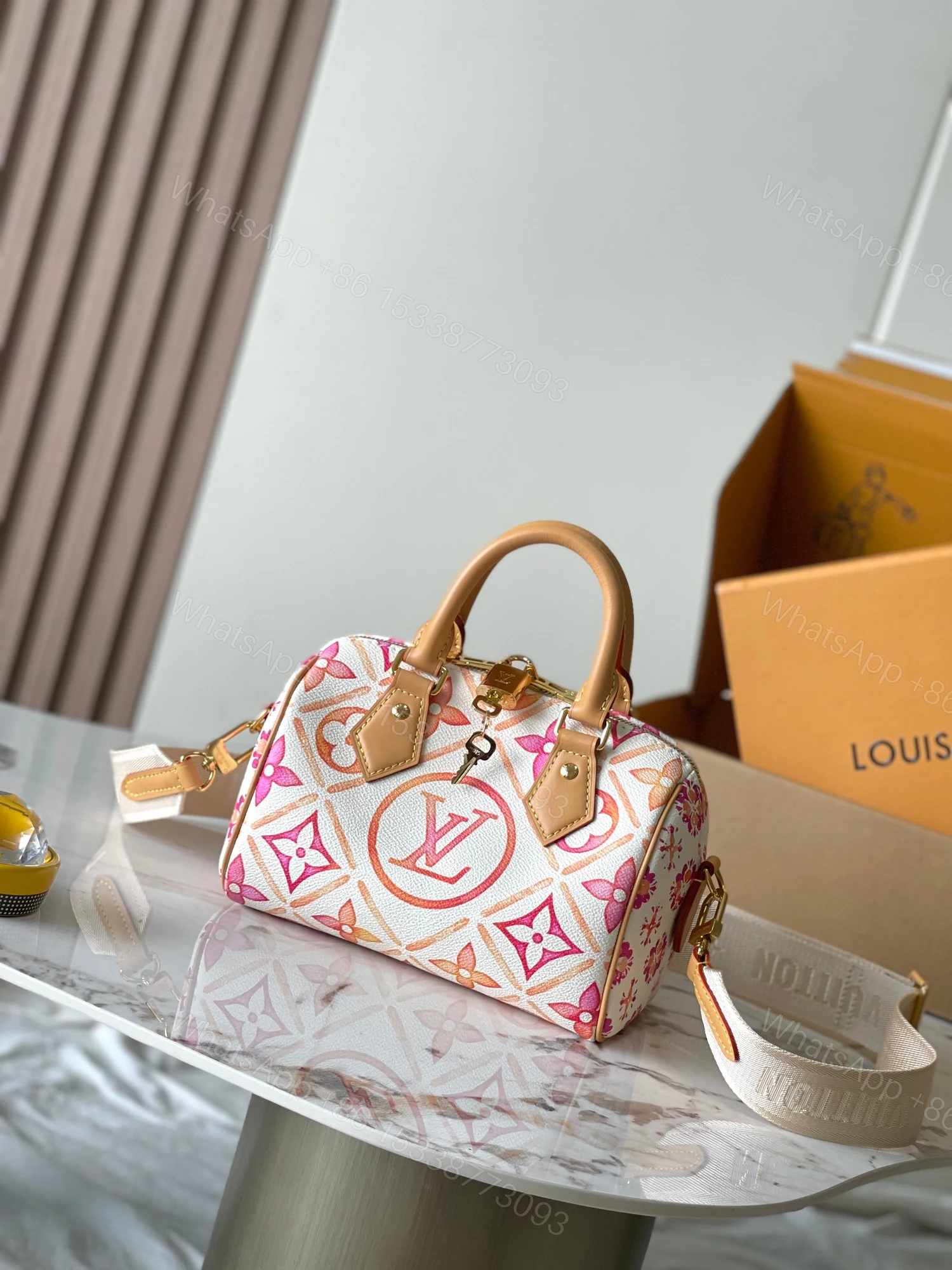 LV 高仿 Monogram 手提包 粉橘撞色 優雅時尚款 — view 1