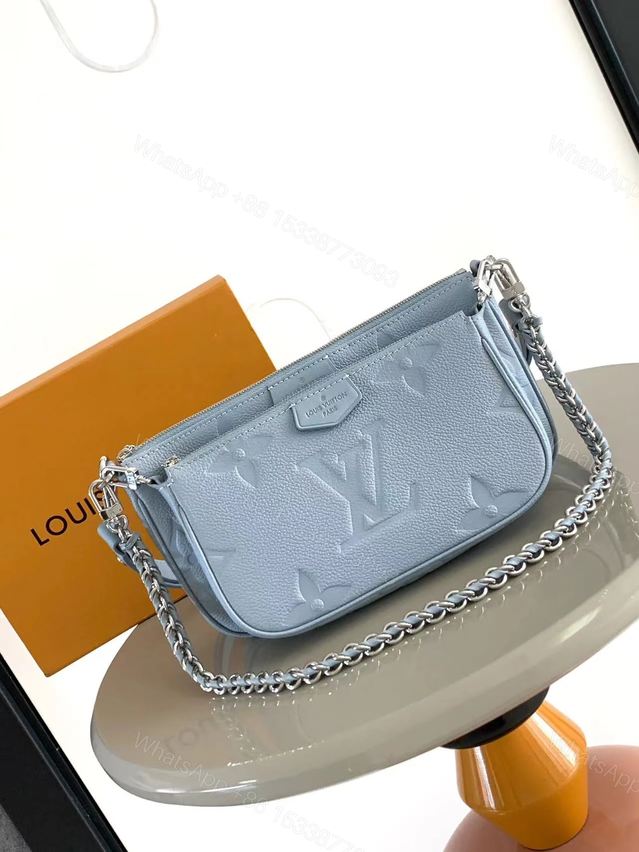 LV 高仿压纹链条腋下包 浅蓝Mini单肩斜挎包 女士轻奢百搭小包款 — view 1