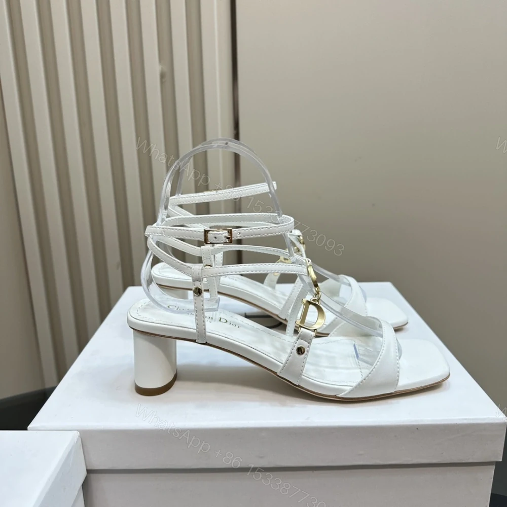 View 4 of 高仿Dior*Cest系列KCU056金屬配飾露趾低跟涼鞋白色4CM免檢版