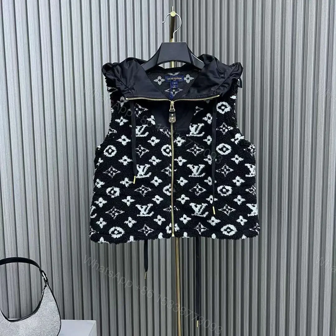 LOUIS VUITTON — view 1