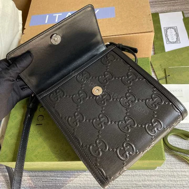 View 6 of GG EMBOSSED MESSENGER BAG BLACK GG EMBOSSED LEATHER COTTON LINEN LINING – GBC07