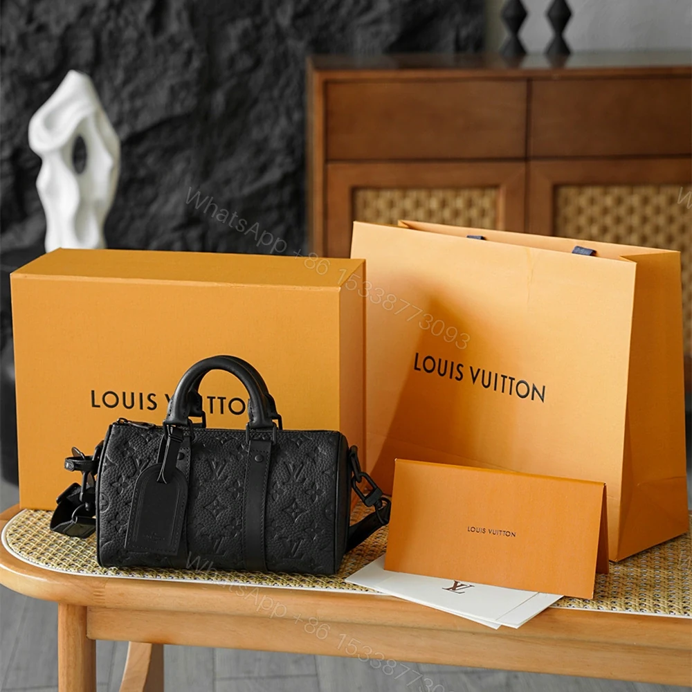 View 9 of 高仿LV*Keepall25系列M20900壓紋牛皮男士單肩包黑色免檢版