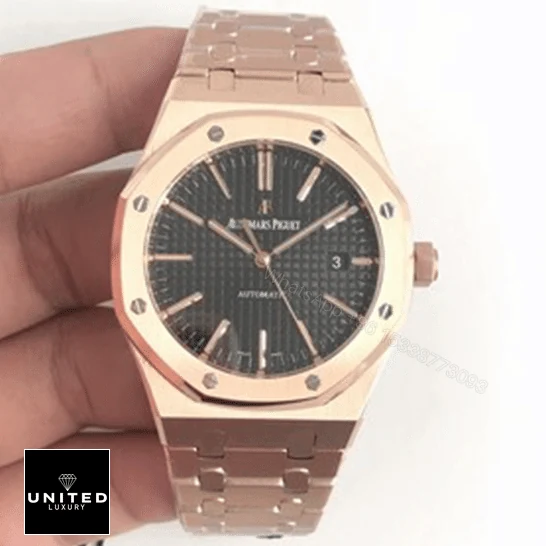 View 9 of Audemars Piguet Royal Oak 15400OR.OO.1220OR.01 Replica