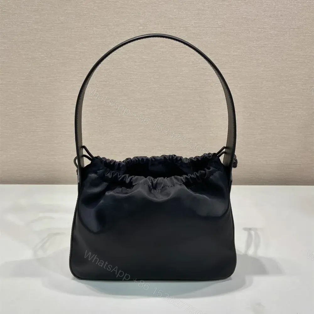 View 2 of 高仿Prada*ReEdition系列B6249腋下包小號黑色免檢版