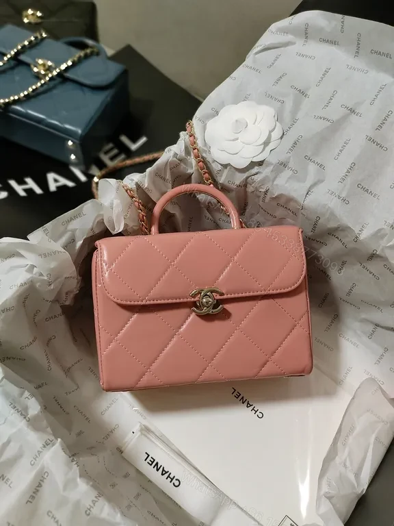 View 3 of Chic Pink Quilted Crossbody: Timeless Luxe Everyday Bag