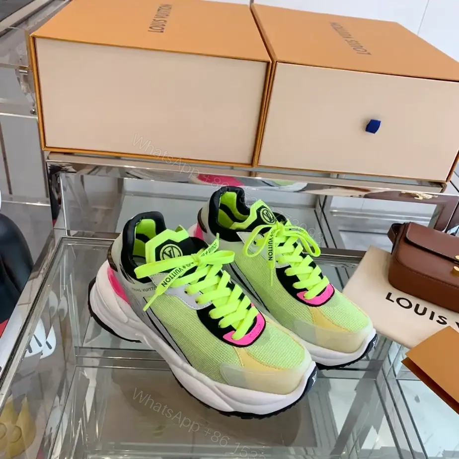 LV WOMEN’S RUN 55 SNEAKER – LSVM062 — view 1