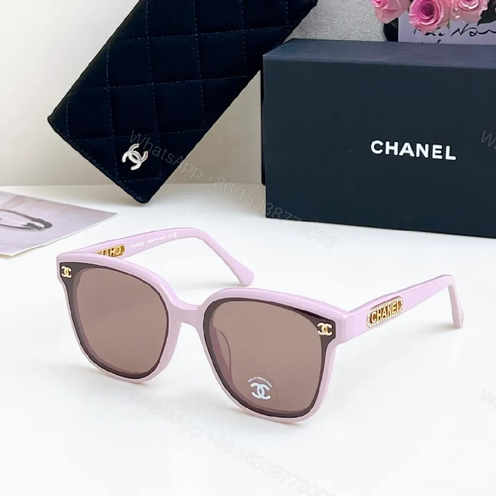 View 5 of Bold Black Sunglasses with Gold-Accent Luxury Detail (Sunglasses)