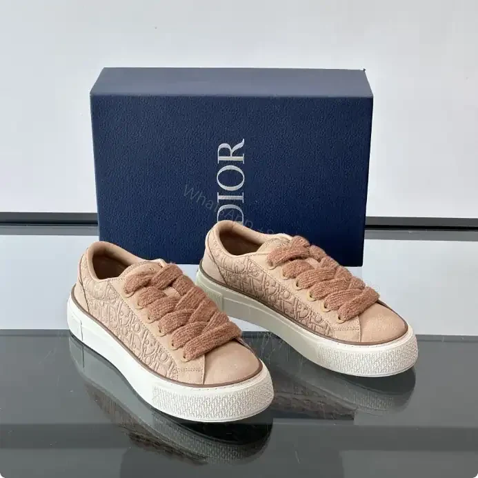 View 2 of DIOR B33 SPIN SNEAKERS BEIGE NUBUCK AND BEIGE DIOR GRAVITY NUBUCK – CD206