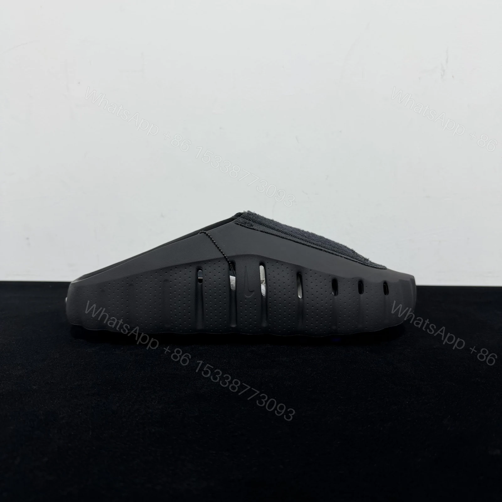 View 2 of Nike × Fragment Design Mind 001